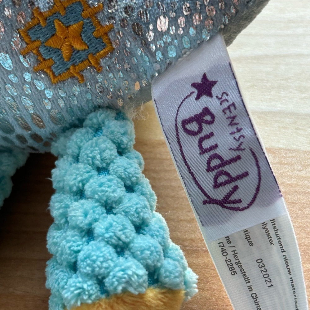 4/$20🌷 🦕Scentsy Buddy Clip🦖Terra the Triceratops ~ Scented Tropic Tango 🍊🥭🥥🌴 - Picture 2 of 8